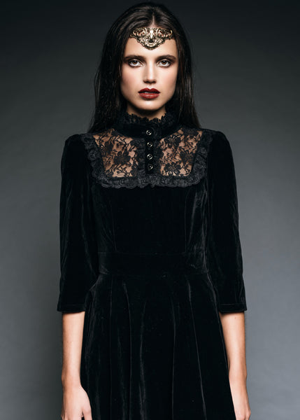Schwarzes Gothic Kleid aus Samt